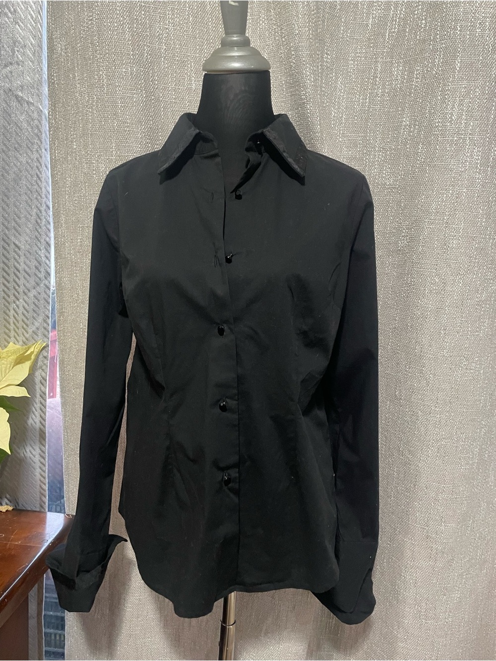 Pamela Dennis Black Long-Sleeve Dress Shirt